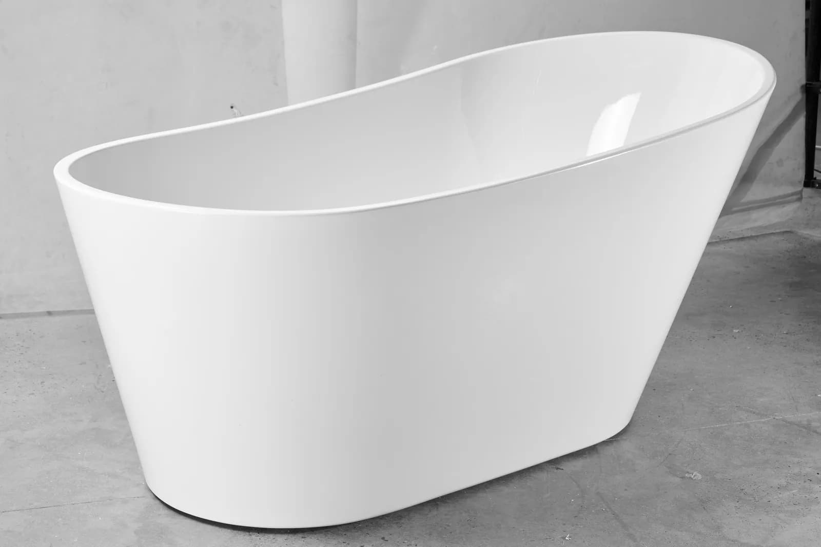 25A04-55 freestanding bathtub — view 1